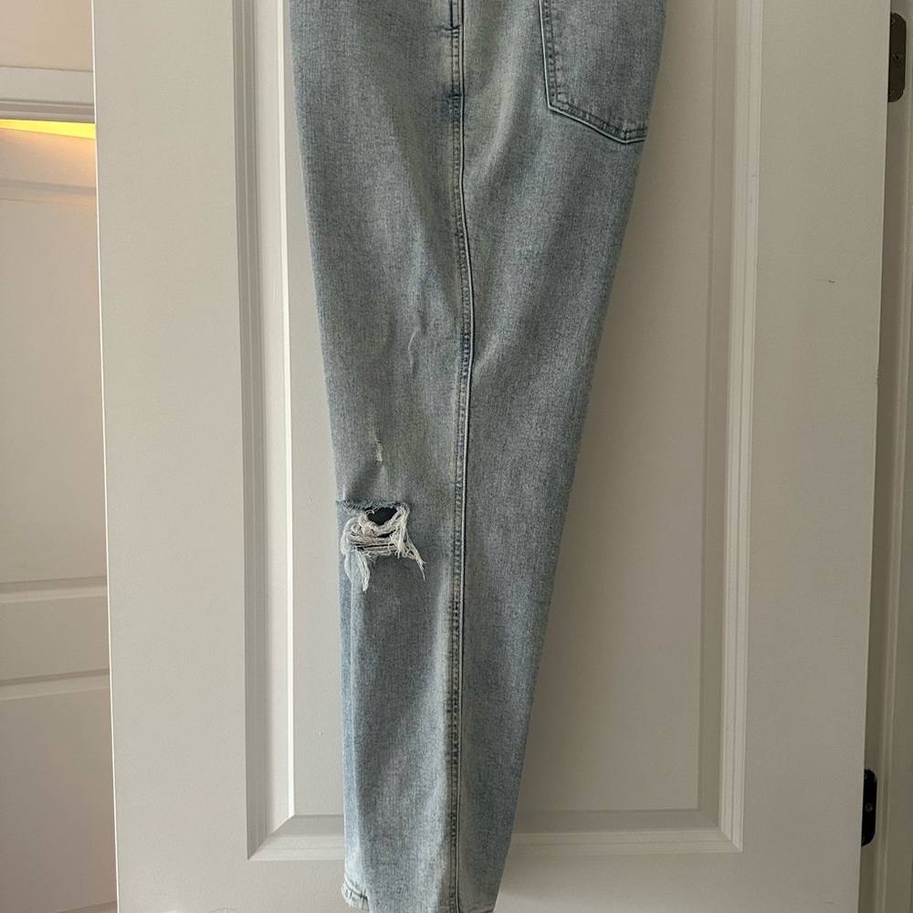 Women’s  Light Blue Distressed Jeans